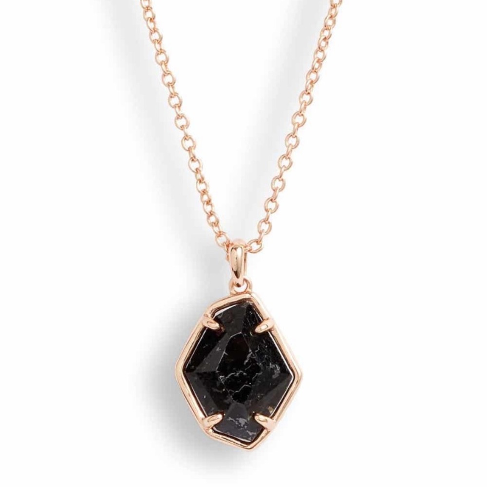 Kendra Scott necklace